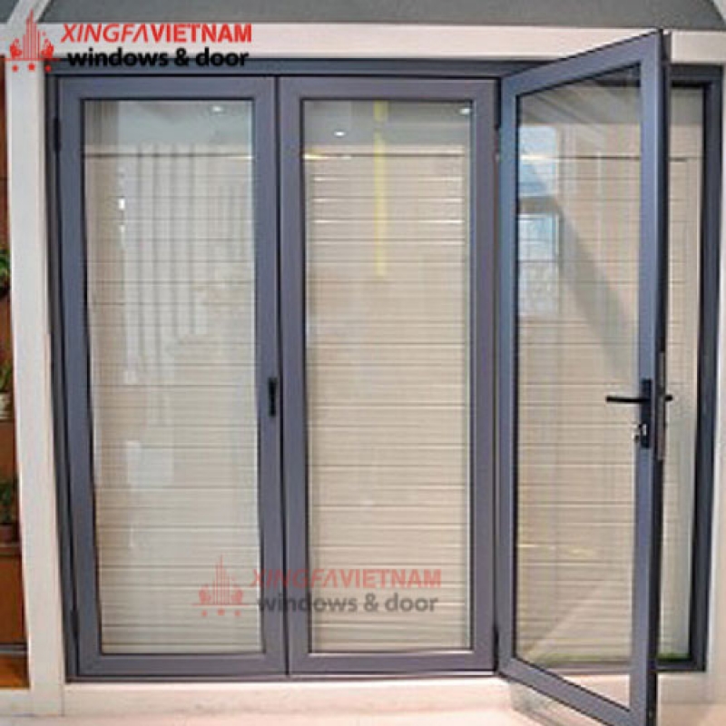Cửa đi mở quay 3 cánh nhôm Xingfa Quảng Đông chính hãng