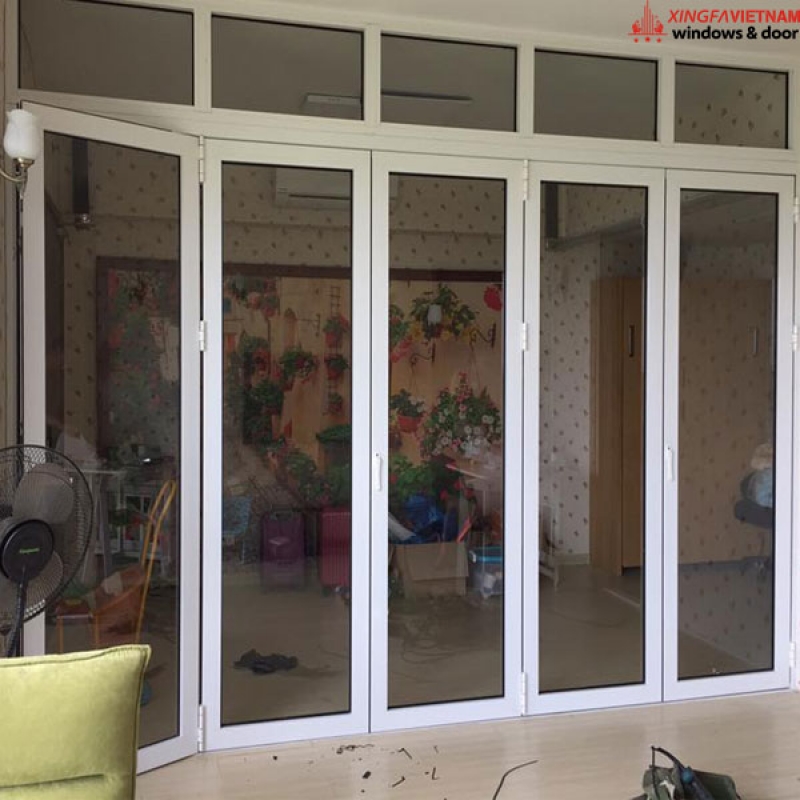 Cửa đi mở xếp gấp 5 cánh nhôm Xingfa Quảng Đông chính hãng