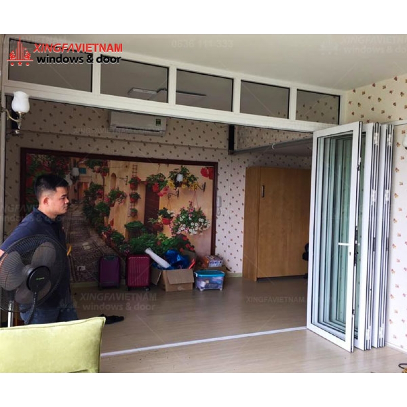 Cửa đi mở xếp gấp 5 cánh nhôm Xingfa Quảng Đông chính hãng